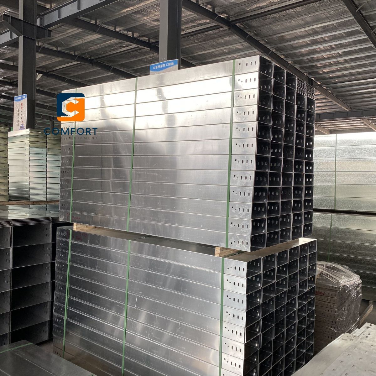 Manufacturer OEM Channel Type Galvanized Stainless Steel Cable Trunk External and Management Cable Tray