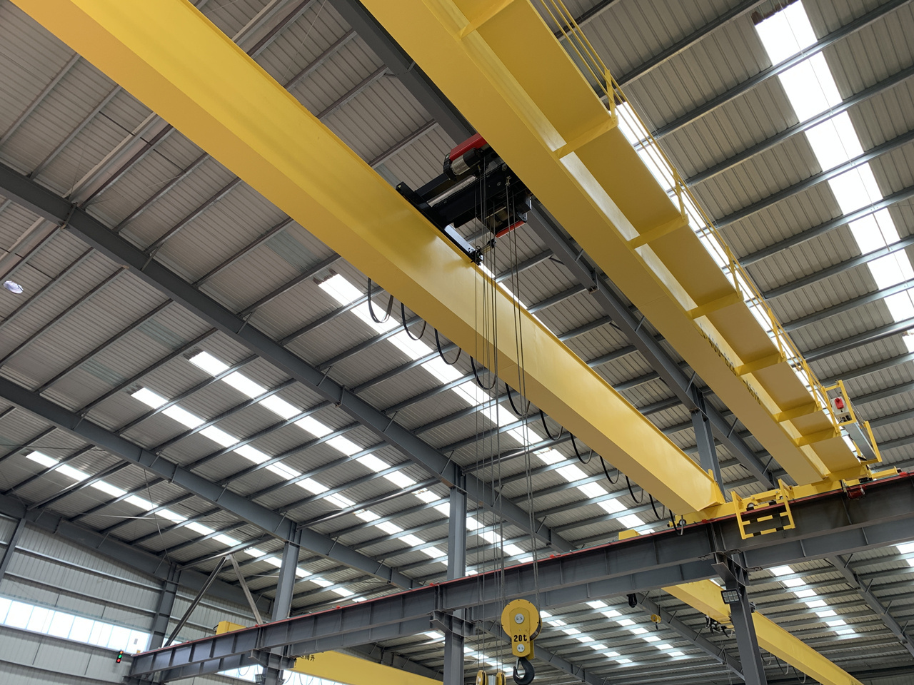 Ce Certificate 3 Phase Motor 20/5t European Double Beam Overhead Eot Crane Electric Hoist with Beam Trolley