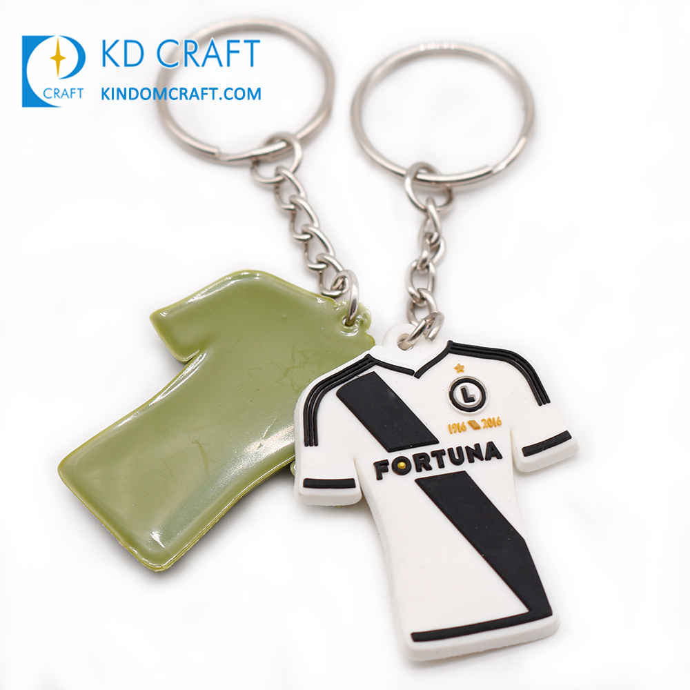 Wholesale china custom promotional soft pvc rubber sports jersey keyring soccer football team t shirt keychain