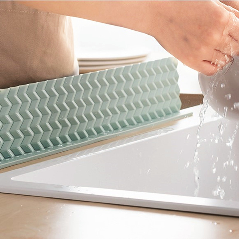 New Design Kitchen Island Silicone Sink Splash Guard with Suction Cup for Kitchen Bathroom Water-proof Baffle