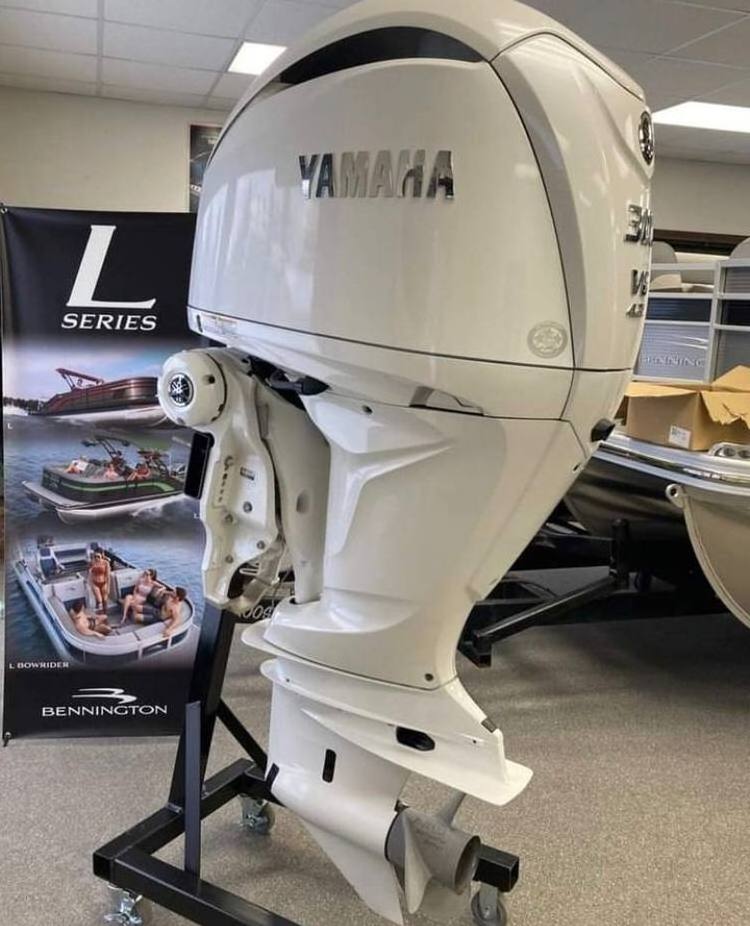 HOT SALE 2024 Yamahas 300hp DEC 4.2L 4 Stroke Outboard F300XSB Boat Engine