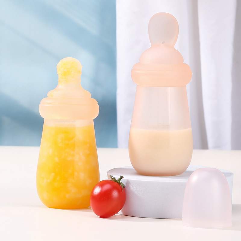 Bpa Free Silicone 2 In 1 Baby Spoon Feeder Squeeze Bottle New Born Baby Feeding Bottle