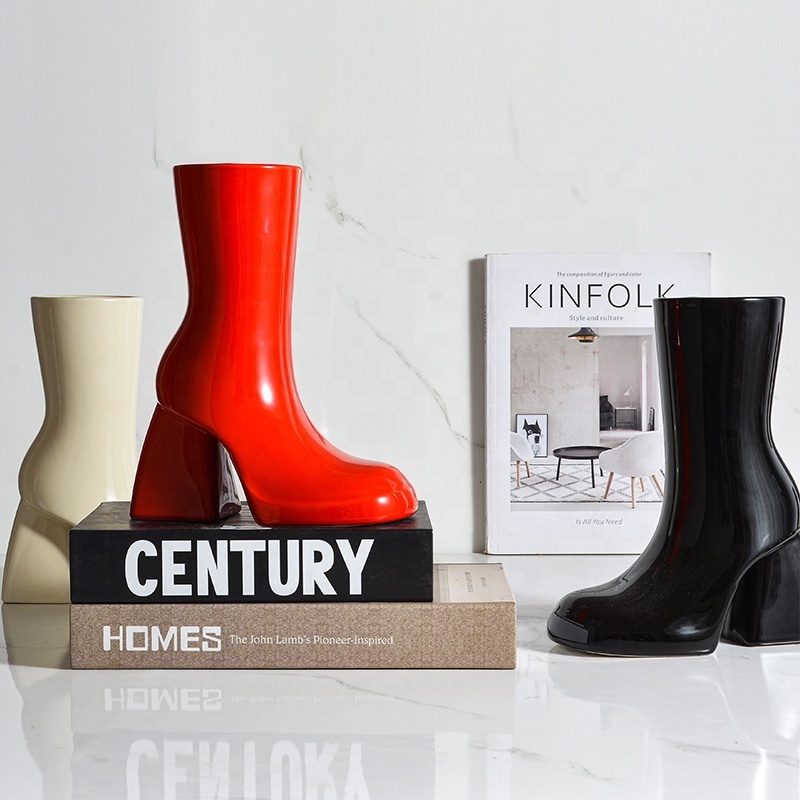 Innovative Designs Home & Hotel Decoration Ceramic Boot Vase with High Heel for Flower Arrangement