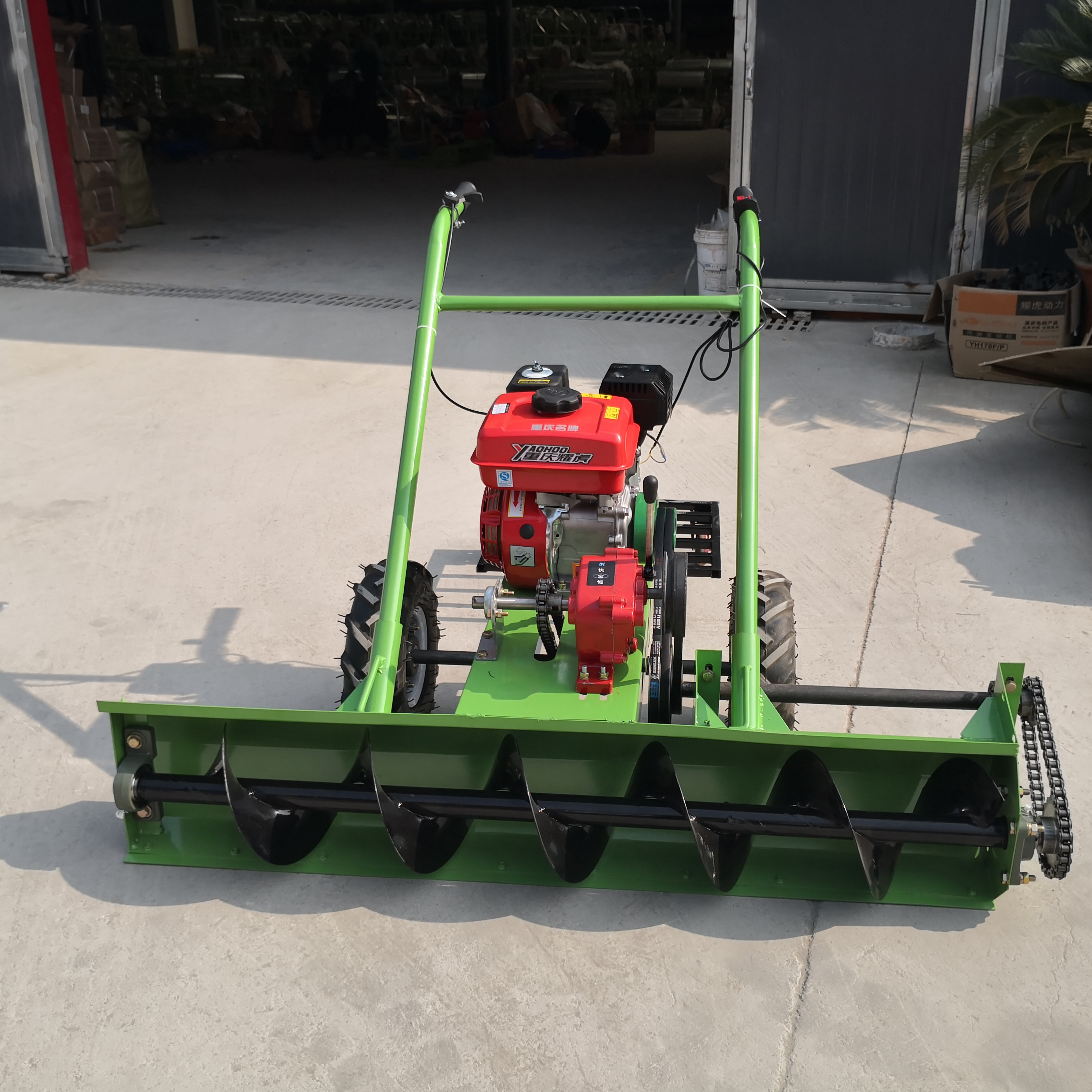 Gasoline self-propelled snow pusher 7 HP walking power hand operating snow sweeper/snow blower