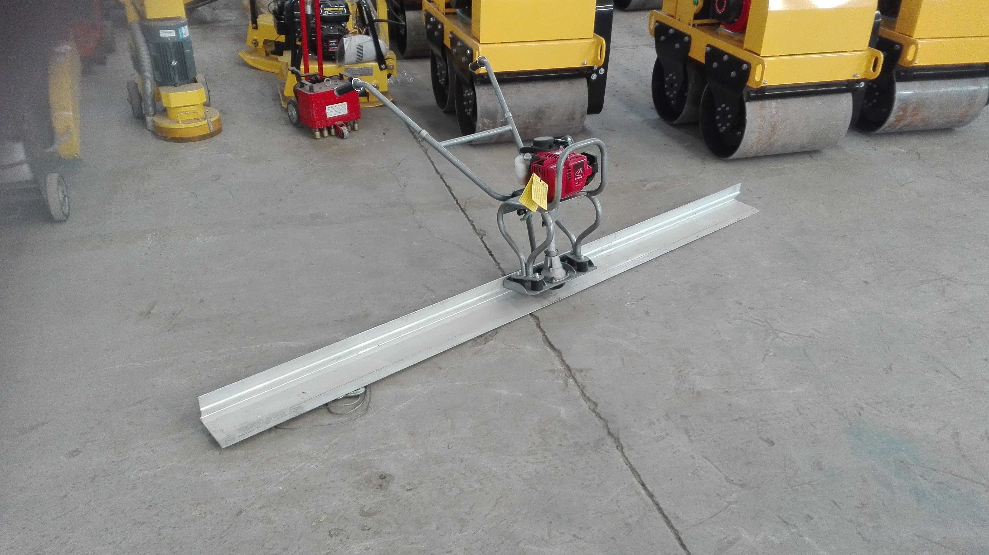 DEOU Construction Use Concrete Levelling Construction Machine High-Efficiency Vibrating Ruler Concrete Screed