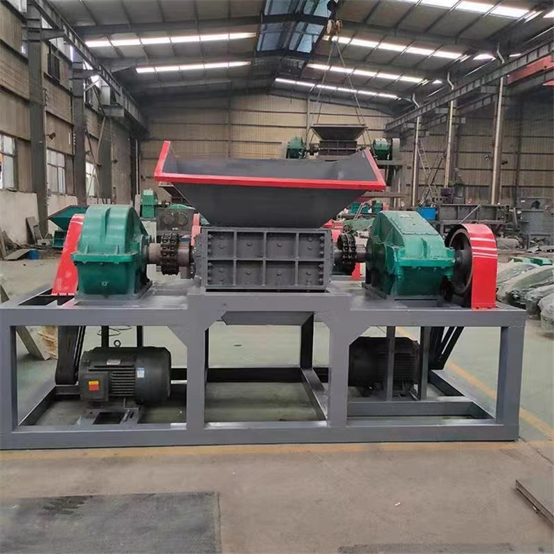 Crusher Used Tire Cutting Shredding Machine for Tiye