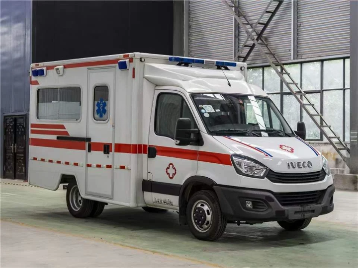 Hot 100-160HP Hospital Transit Vehicle Iveco Rescue Ambulance