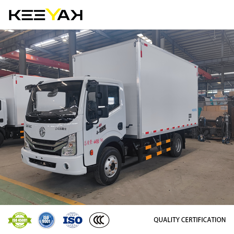 Hot Sale Dongfeng 4.5 tons food Transport refrigerated truck 4x2 refrigerated cargo truck  for Meat Fish Refrigerator truck