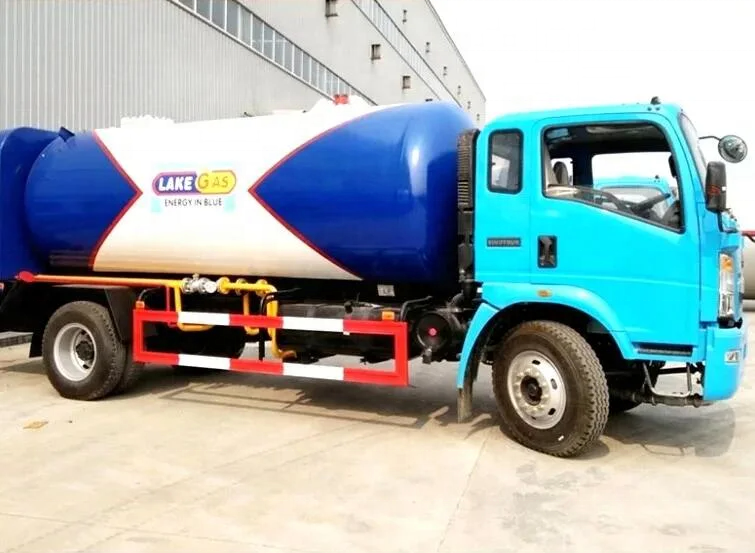 HOWO 4x2 6tons 10000liters 10m3 LPG Bobtail Tanker Truck lpg filling station  Liquid Bulk Gas Transport Truck