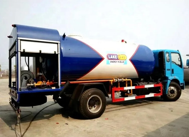 HOWO 4x2 6tons 10000liters 10m3 LPG Bobtail Tanker Truck lpg filling station  Liquid Bulk Gas Transport Truck