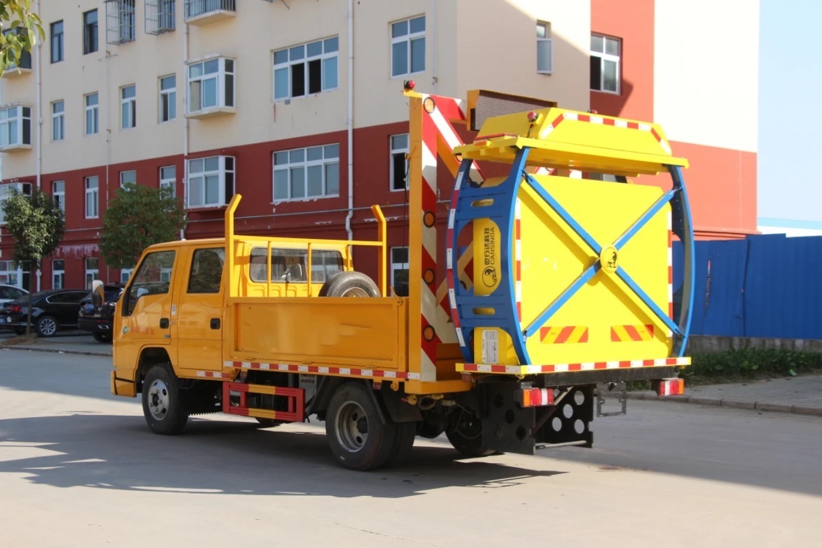 Anti Collision Buffer Truck mounted attenuator traffic crash proof truck for saleTraffic Accident Treatment