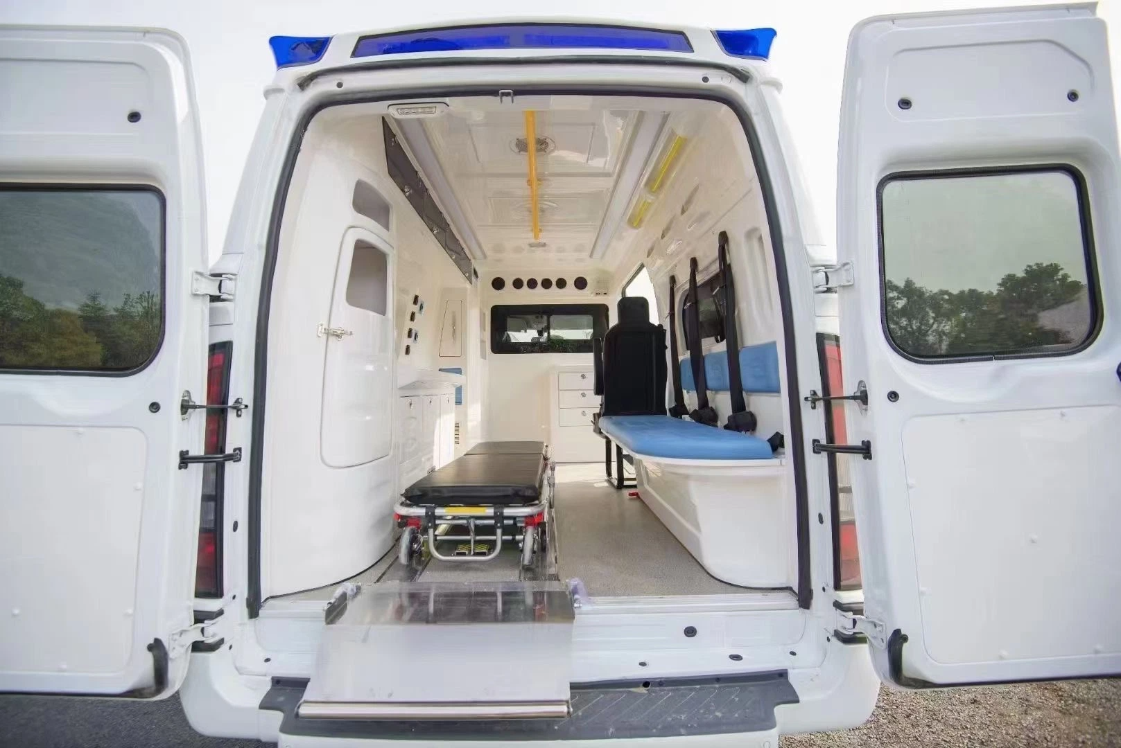 Foton Emergency Vehicle Petrol ICU Transit Medical Clinic Ambulance