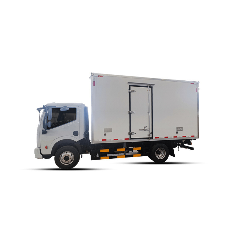 Hot Sale Dongfeng 4.5 tons food Transport refrigerated truck 4x2 refrigerated cargo truck  for Meat Fish Refrigerator truck