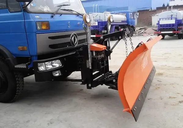 Dongfeng off Road Snow Blade Anti-Ice Salt-Spraying Snowmelt Snow Sweeper Removal Truck with Snow Removal Shovel on sale