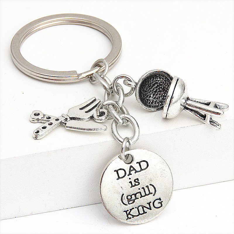 1pc knife And Fork Chair Charms Keychain DAD IS (grill) KING Daddy Family Father's Day Gift Keyring