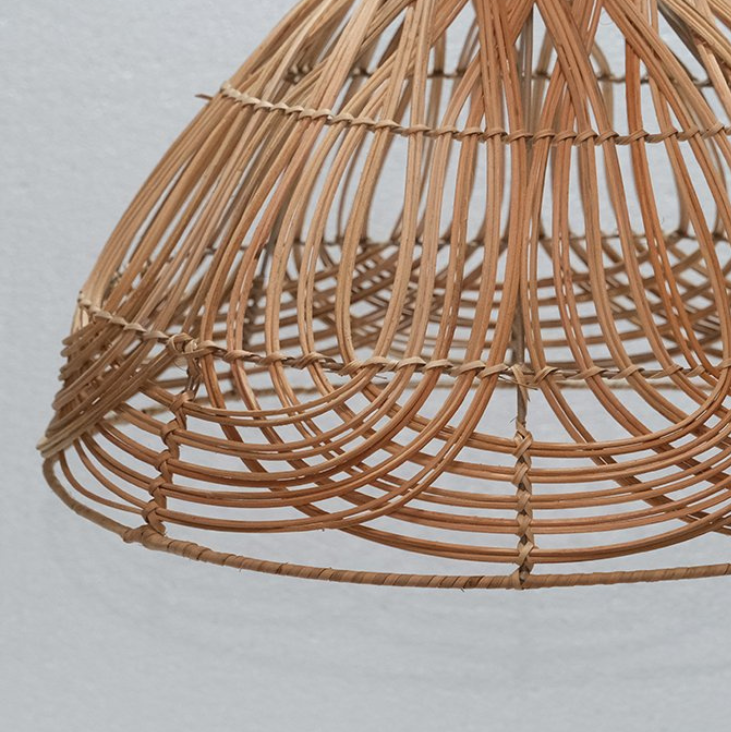 Super Modern 2024 Hot Selling Southeast Wicker Lamp Ceiling Light Fixture Chandelier Lampshade Rattan Light made in Vietnam