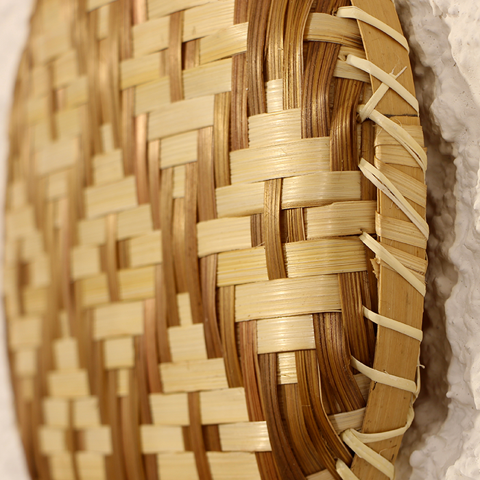 Natural Eco-friendly Handicraft Round Brown and Yellow Pattern Bamboo Basket Wall Hanging for Living Room or Bedroom