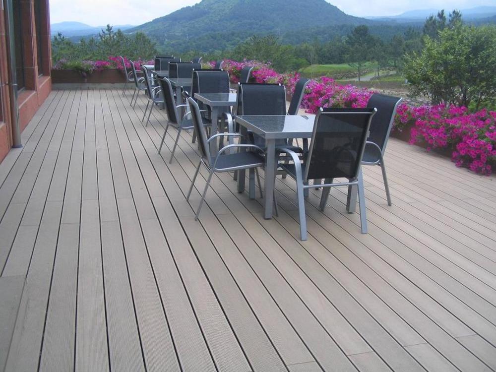 Customized  outdoor floor wood texture waterproof plastic composite wpc decking