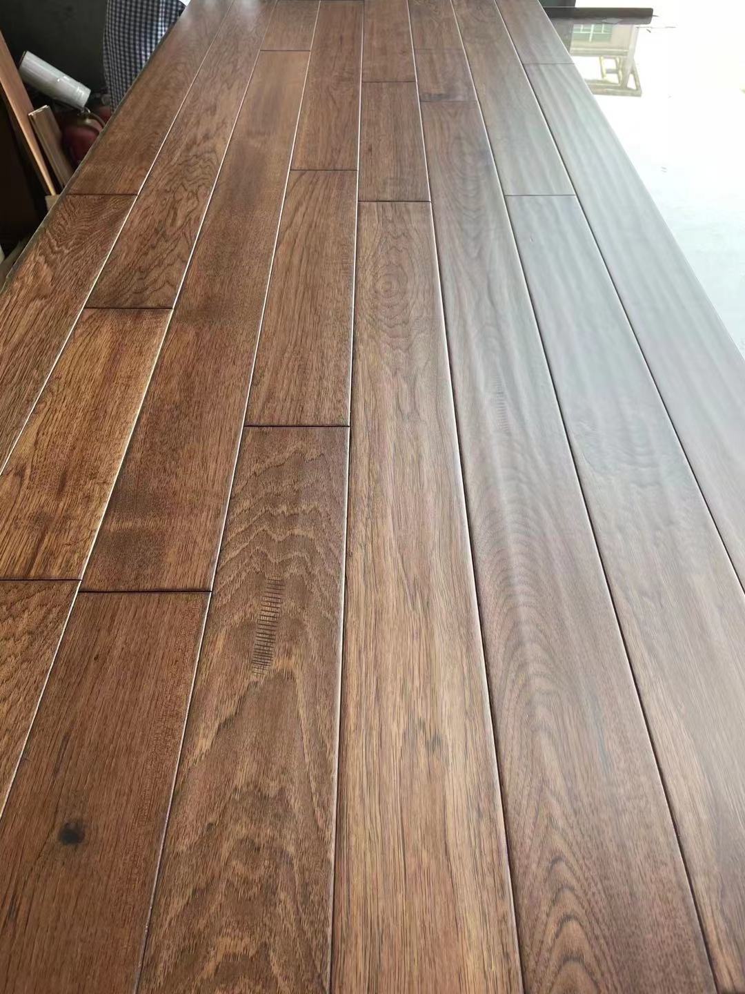 Hickory hardwood flooring / solid wooden floor