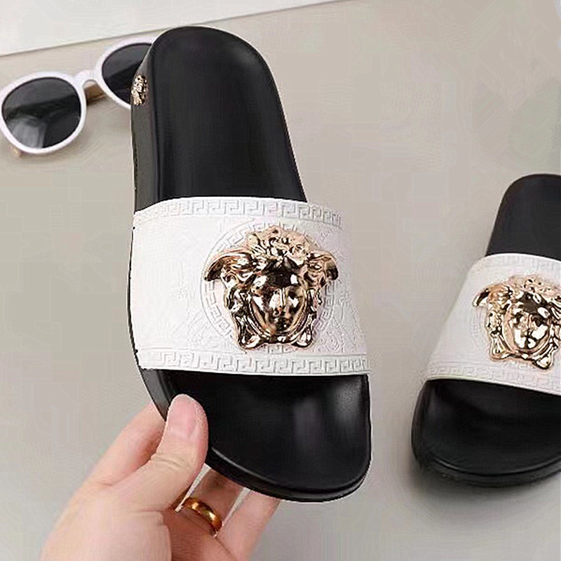 Custom Embossed Slides Footwear Summer Beach Sandals With Logo High Quality Rubber Slippers Unisex