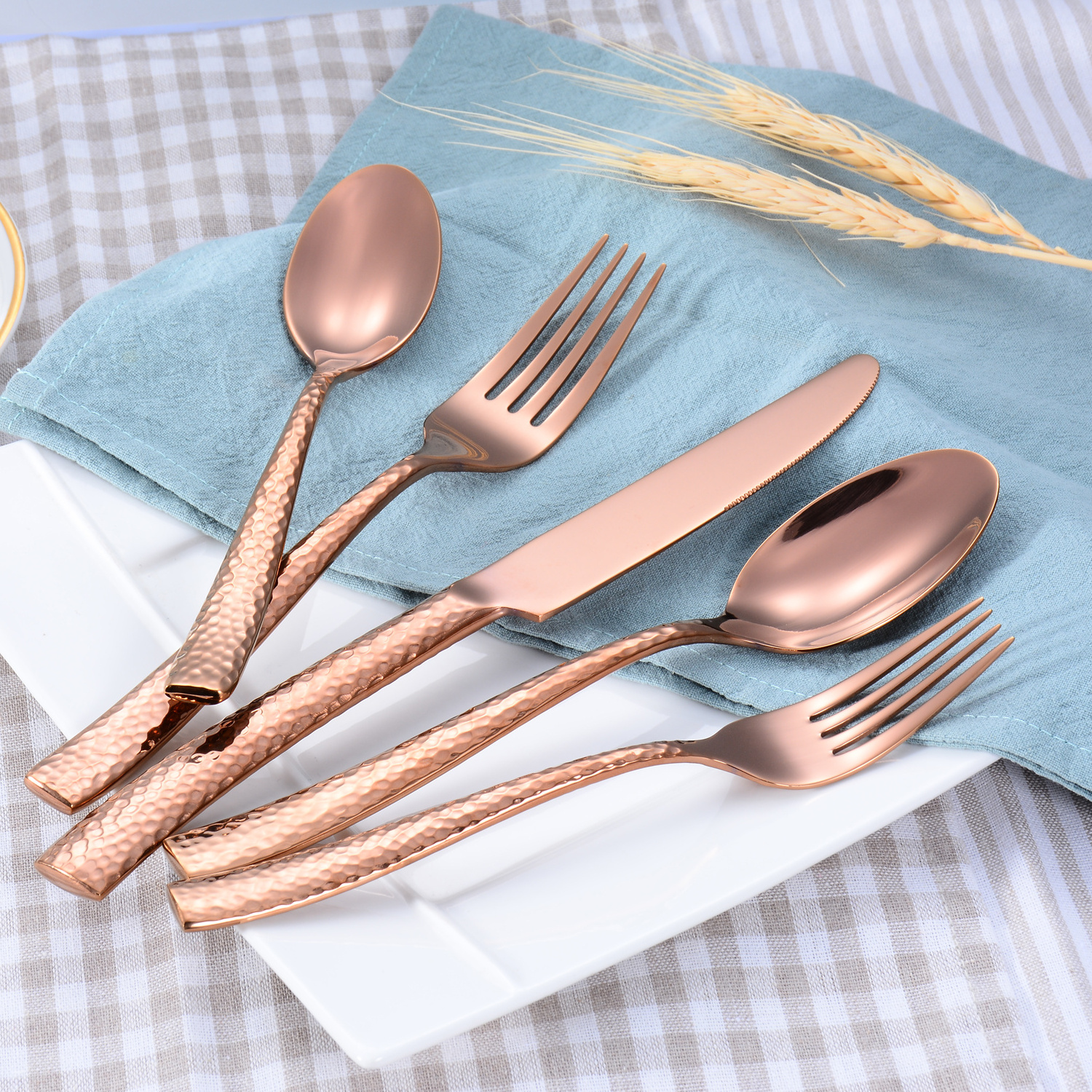 Wholesale stainless steel bulk copper flatware and rose gold beaded charger plate for wedding