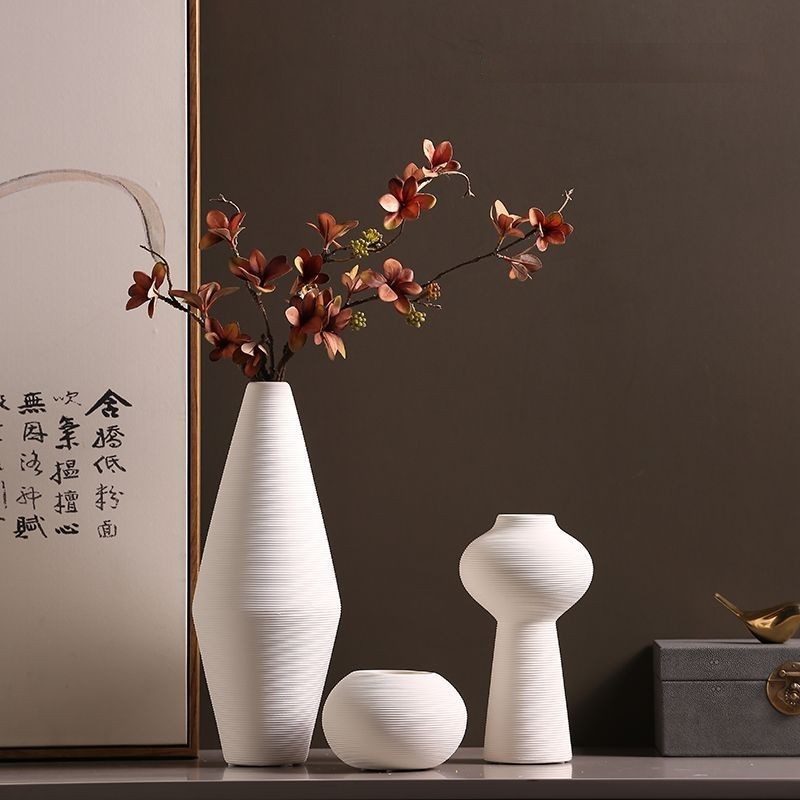 Wholesale Nordic Handmade Modern Irregular INS Ceramic Vase Plain White Flower Arrangement Ceramic Vases For Home Deco