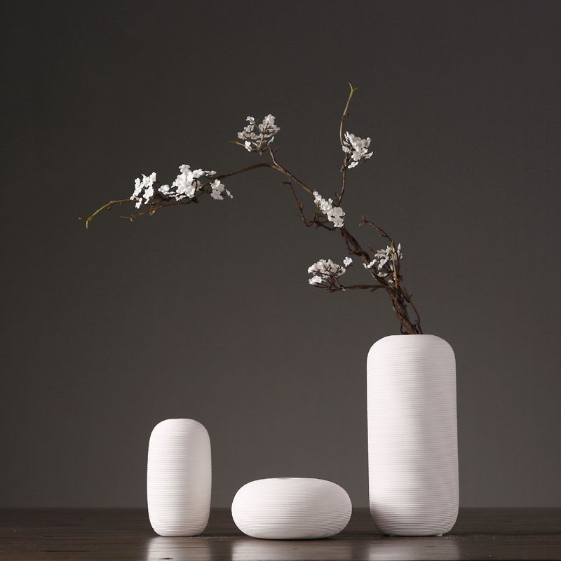 Wholesale Nordic Handmade Modern Irregular INS Ceramic Vase Plain White Flower Arrangement Ceramic Vases For Home Deco