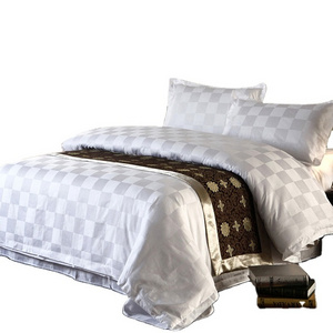 high quality white satin finished cotton embroidery hotel textile bedding comforter set