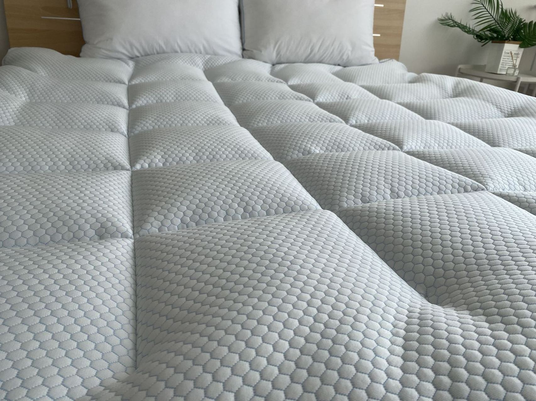 Gel Cool Pu Pad Tpe Silicone & Luxury Breathable Cooling Mattress Topper