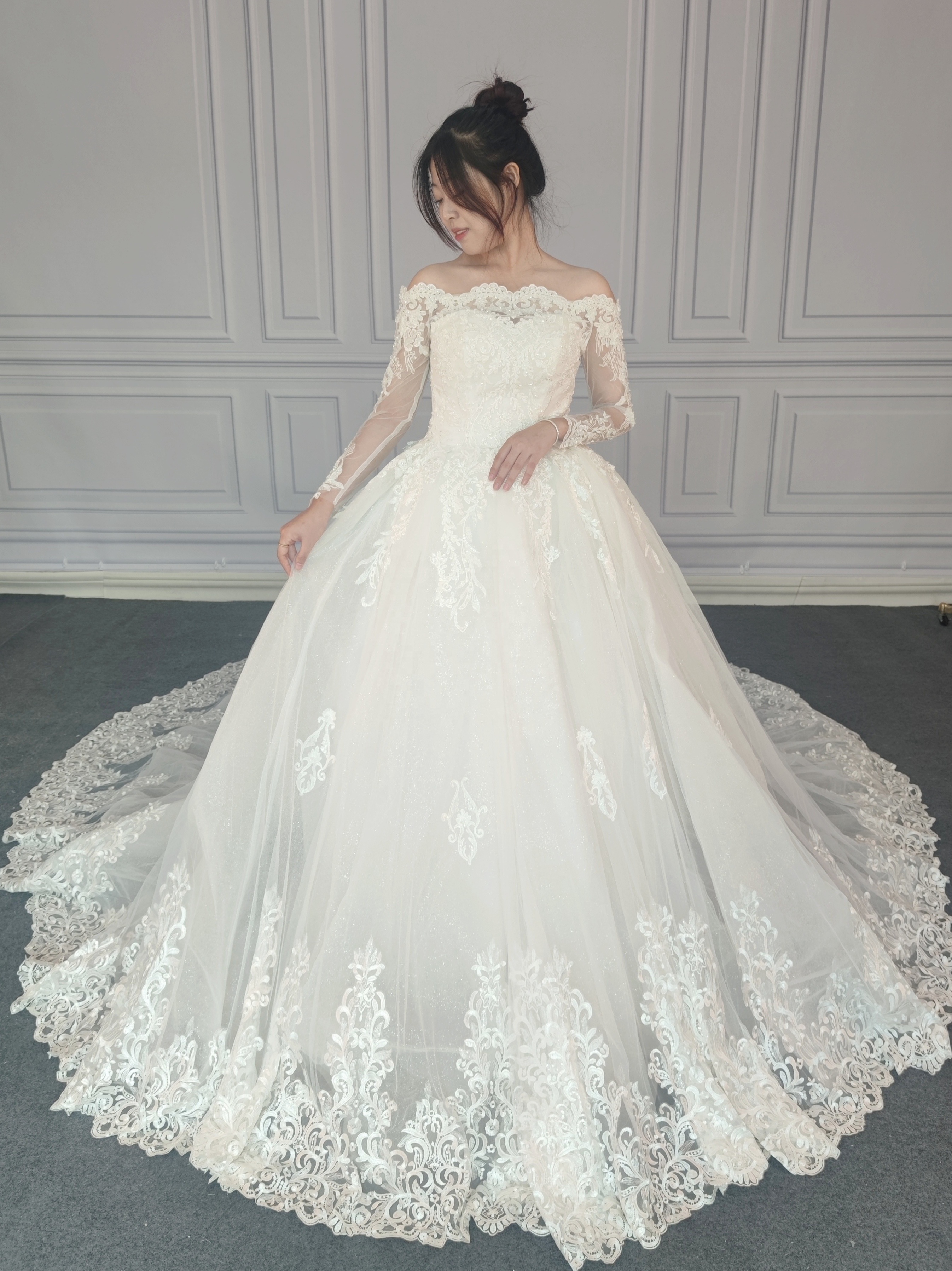 2023 elegant off shoulder long sleeve wedding gown dresses for bride