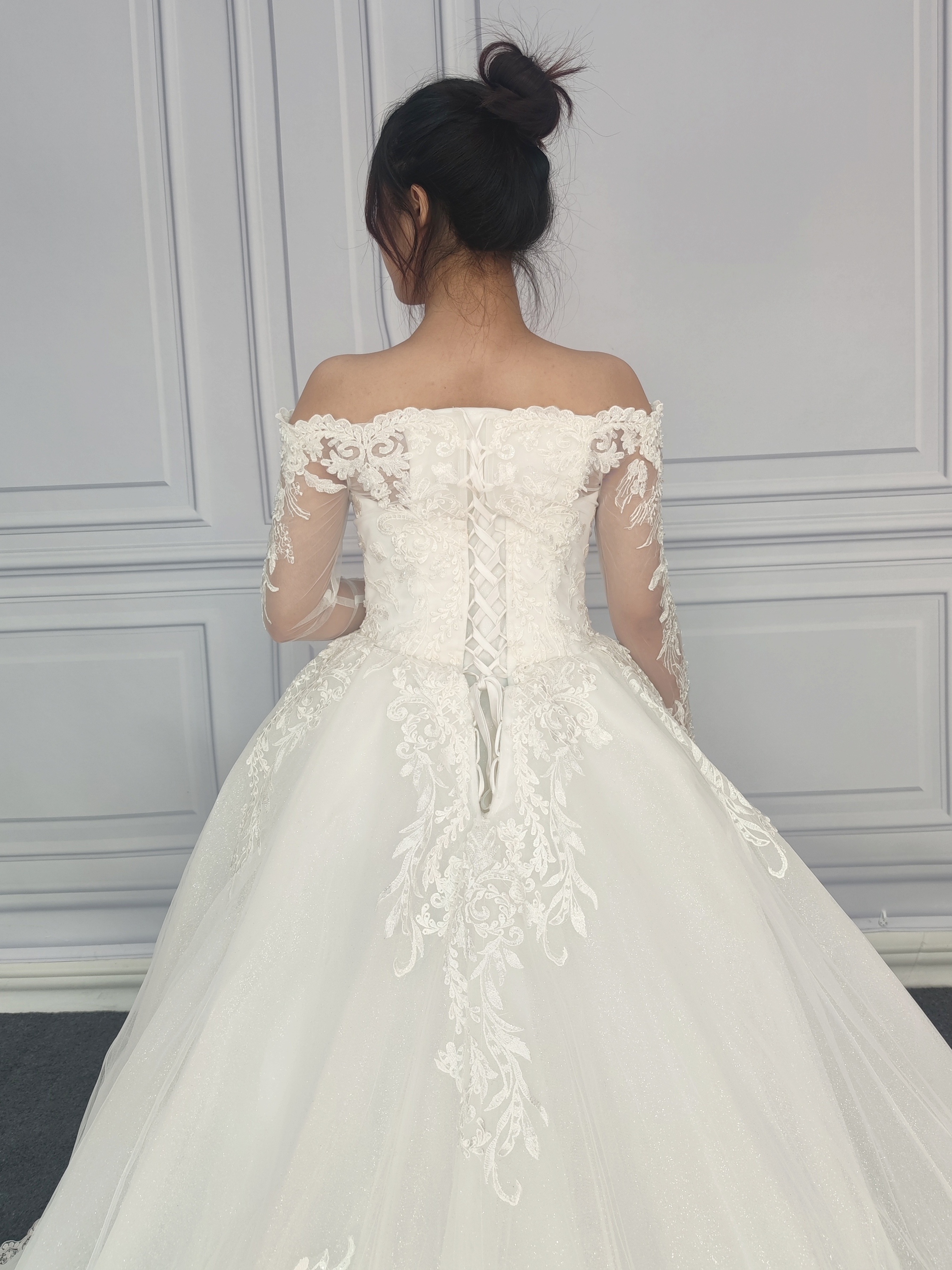 2023 elegant off shoulder long sleeve wedding gown dresses for bride