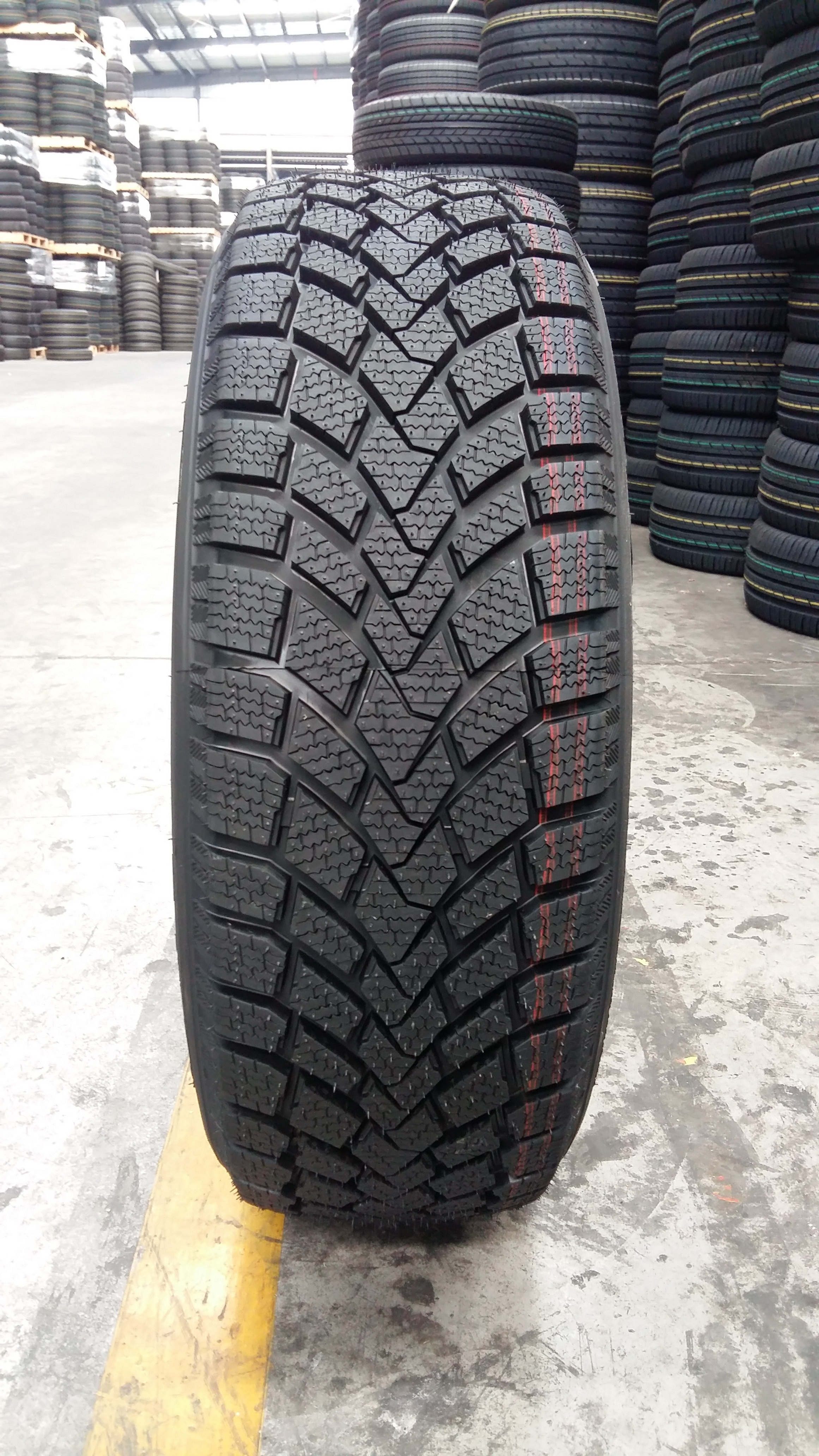 Winter car tire  215/55R17 225/60R16 245/40R18 205/65R15 car tyre new snow ice cheap all sizes studded