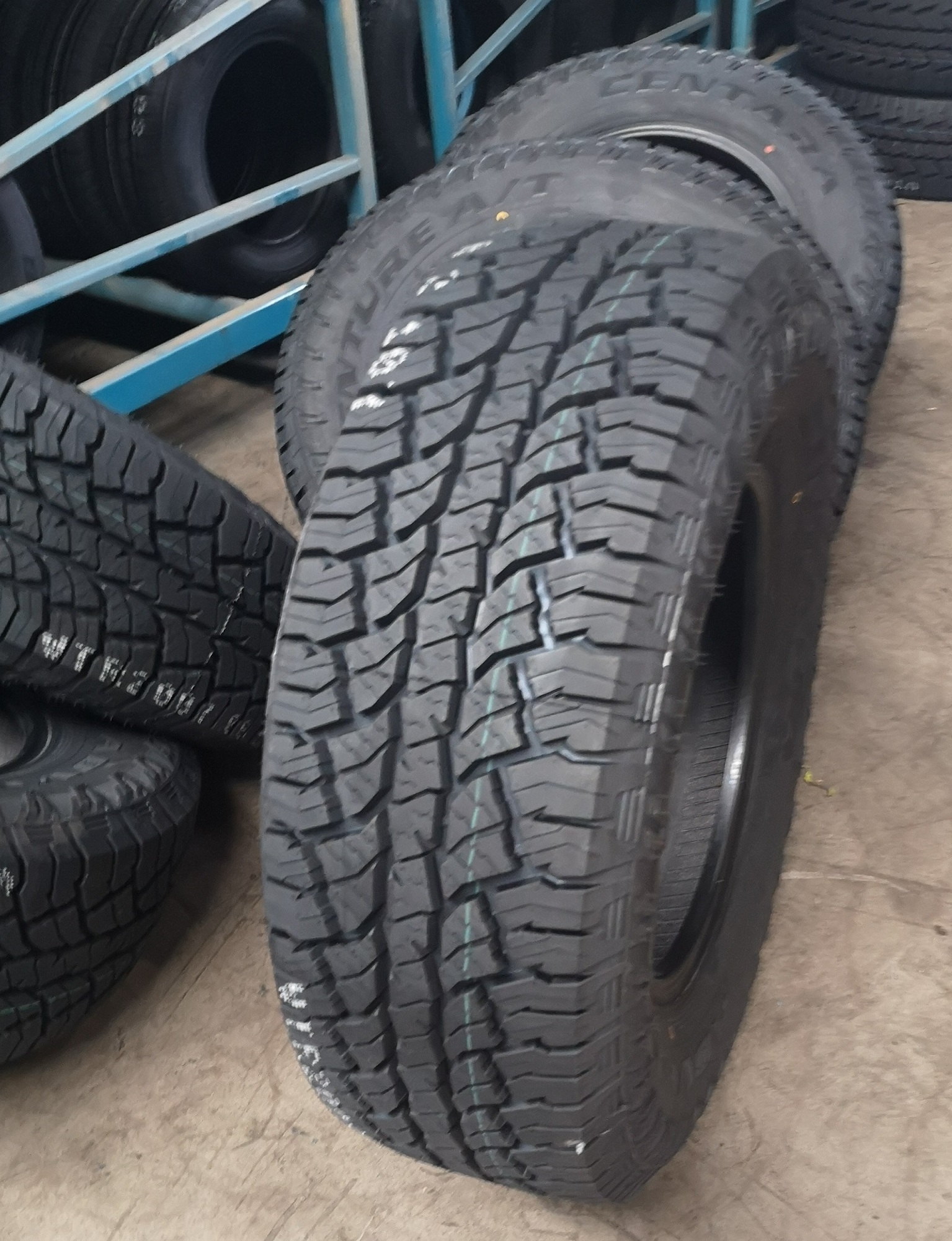 Joyroad and centara Car Tire 195 65 15 Made in China