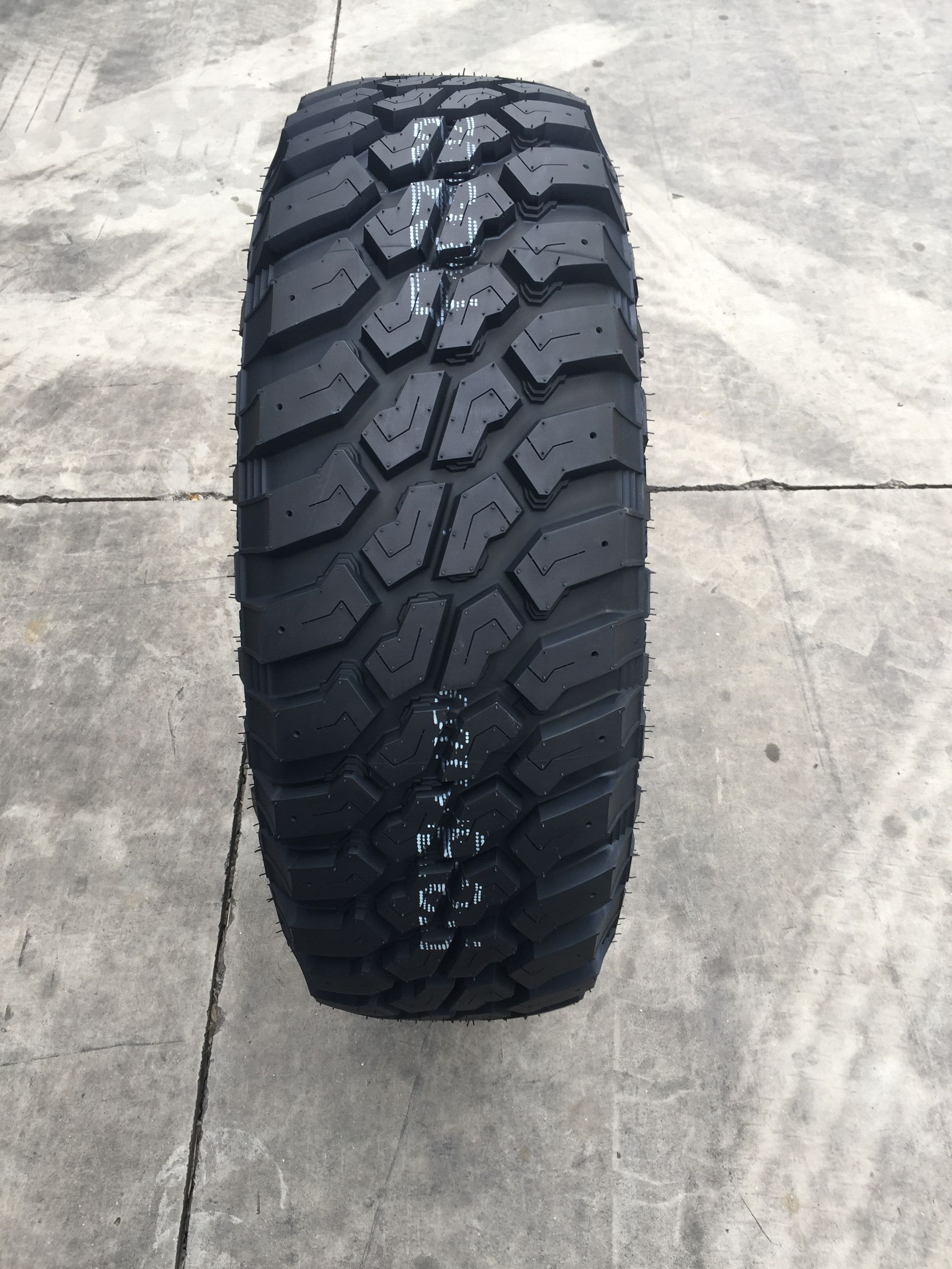 35x12.5R17 MT tire  33x12.5R15  car tire  275/70/18