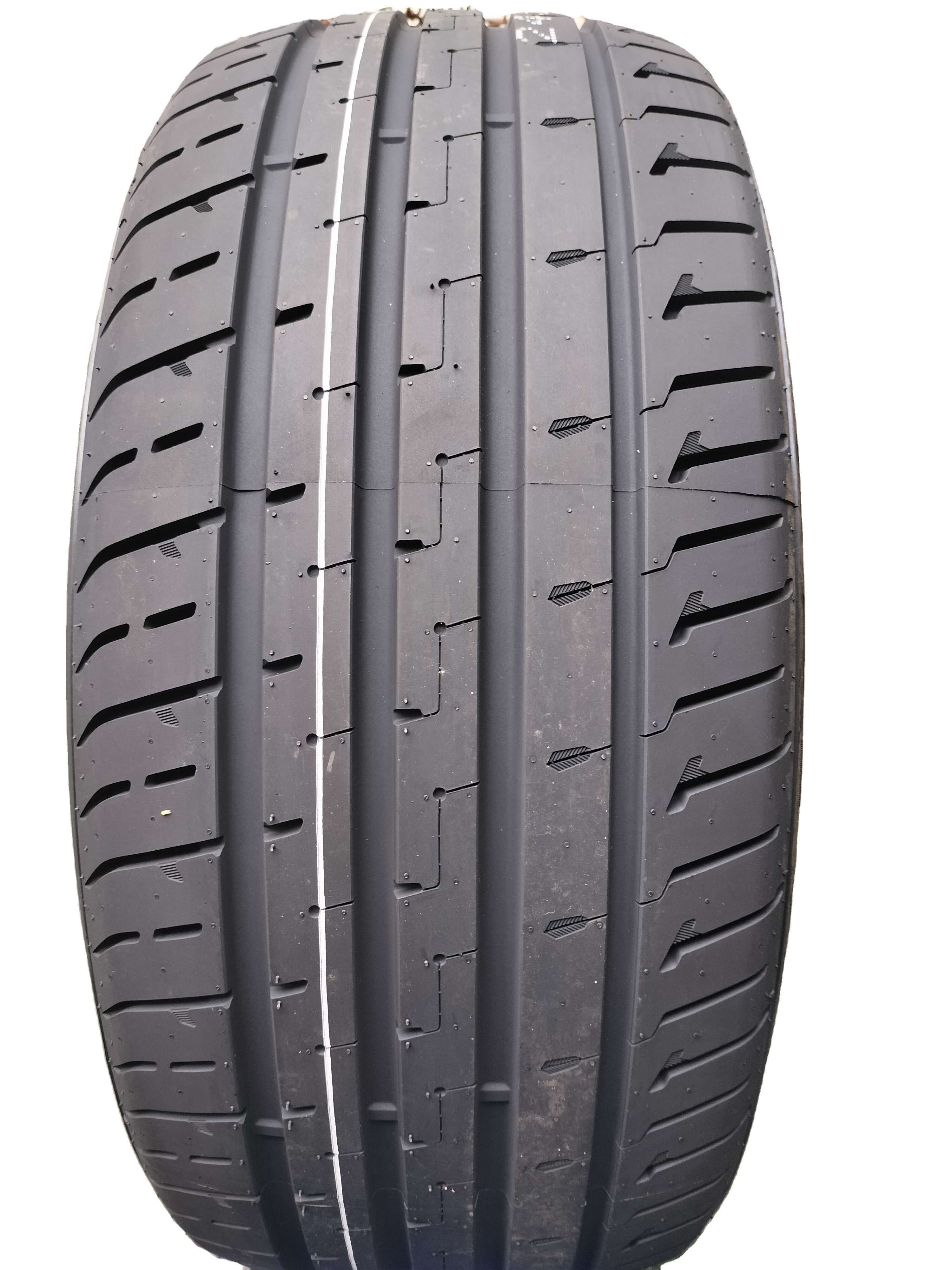 255/45ZR20 EV TYRE byd han Electric vehicle tires ev tires E300 new design EU Europe Canada market 255/45R20 255/45 ZR20 R20