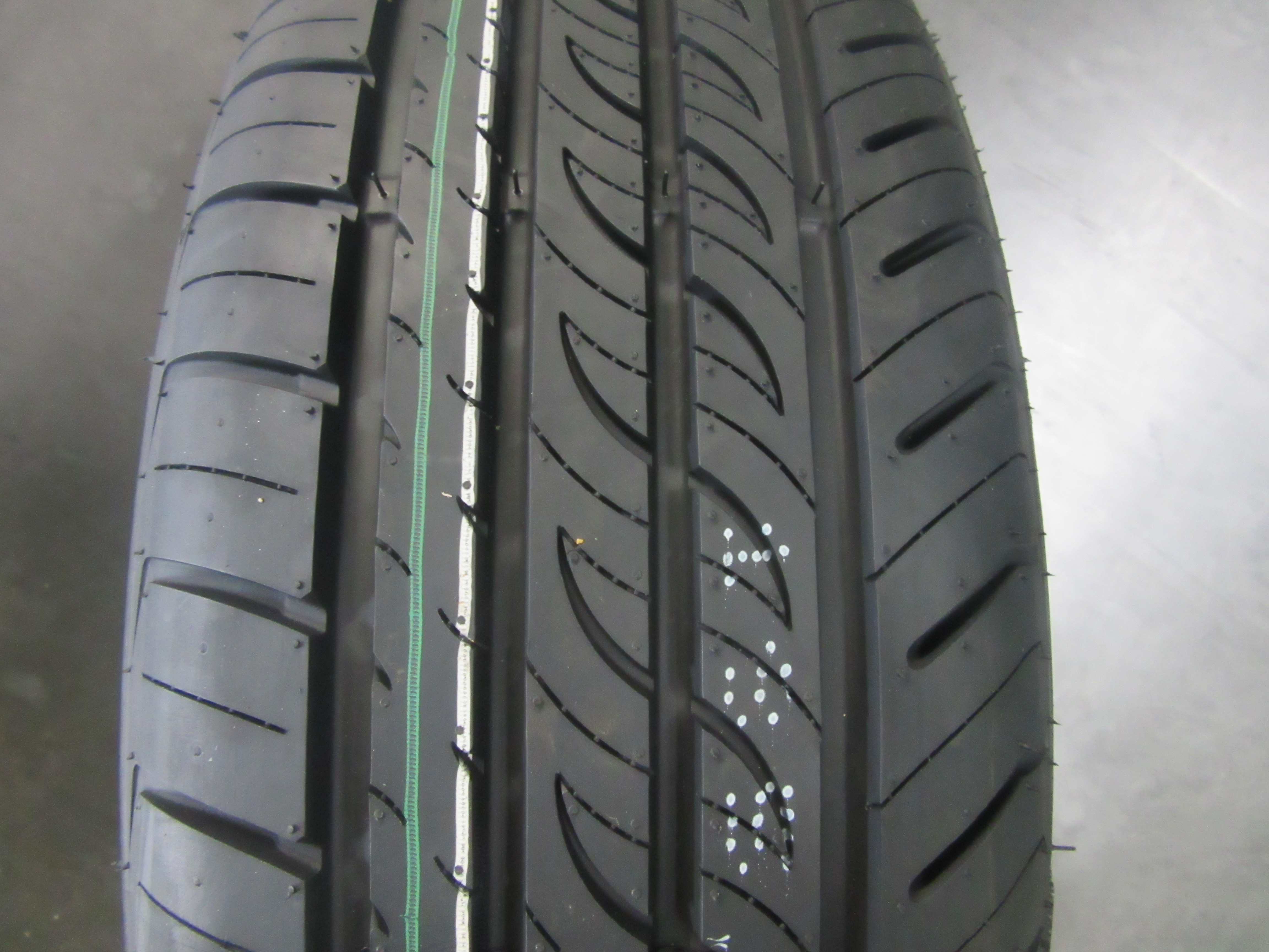 235/45R18  cheap wholesale tyres germany 235 45 18