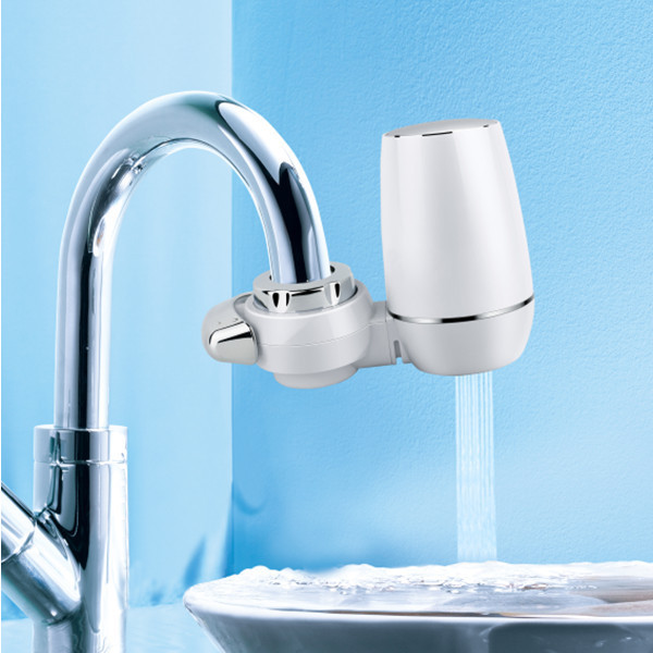 Water purifier directly connected to faucet used to tap water filter