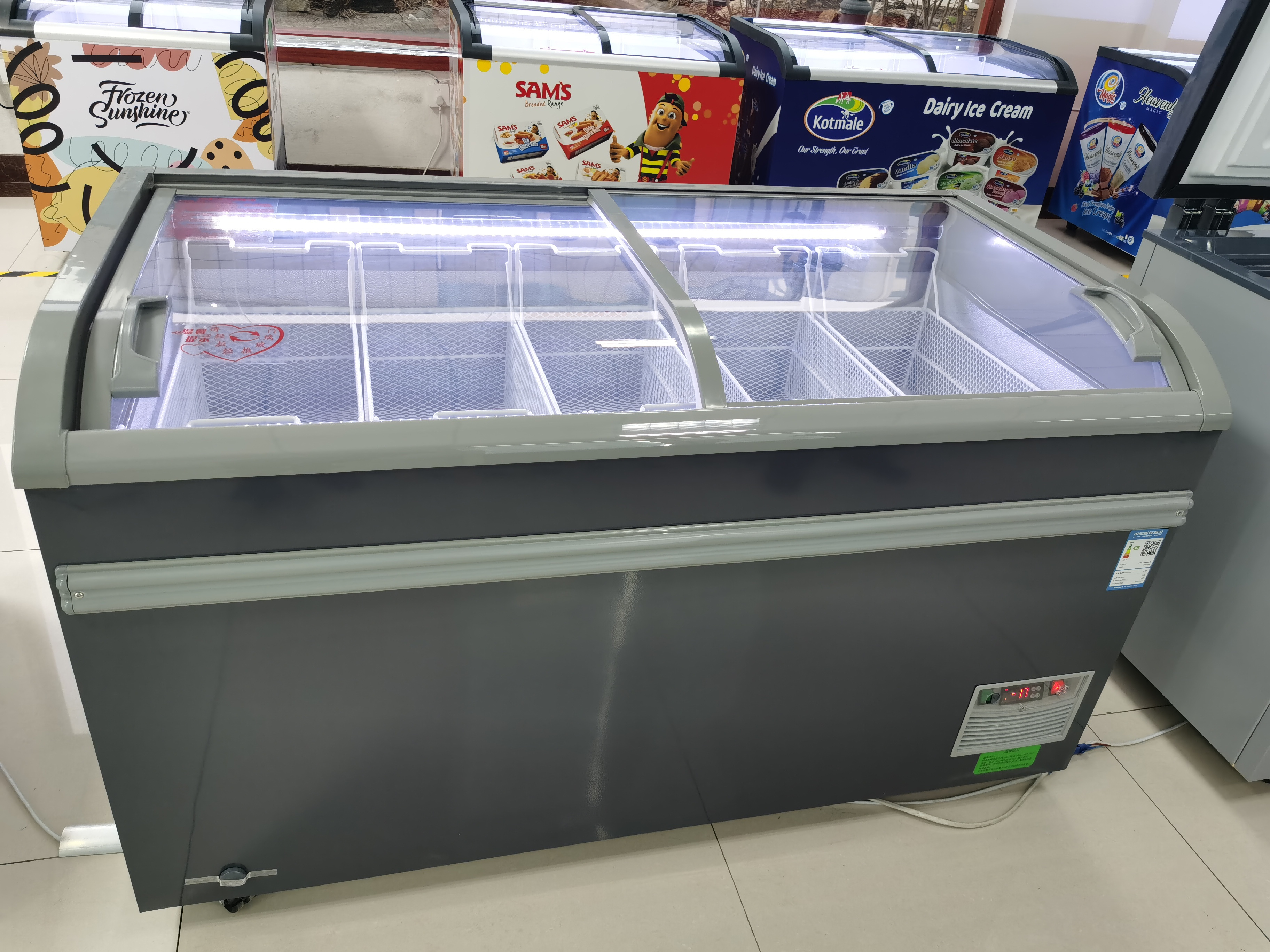 Kenkuhl  hot selling single curved combined island commercial pastry glass top chest display freezer supermarket refrigeration