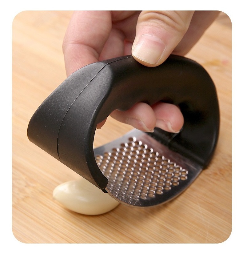 Eco Friendly Products 2023 garlic chopper Kitchen Gadgets Ginger Mincer Garlic Crusher Handheld Stainless Steel Garlic Press