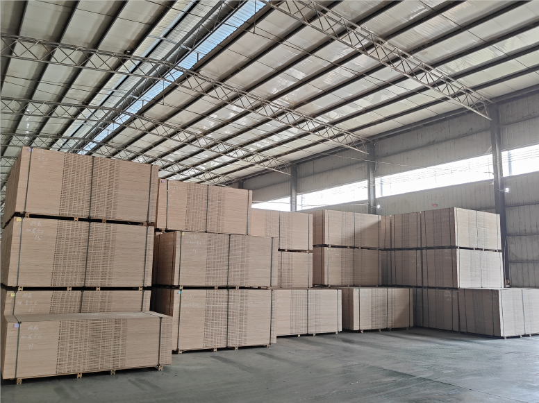 Wholesale Direct Sales Plywood Board Sheet 4x8 Feet Solid Wood Fir Oak Block Board 18mm Decorative Plywood Panels