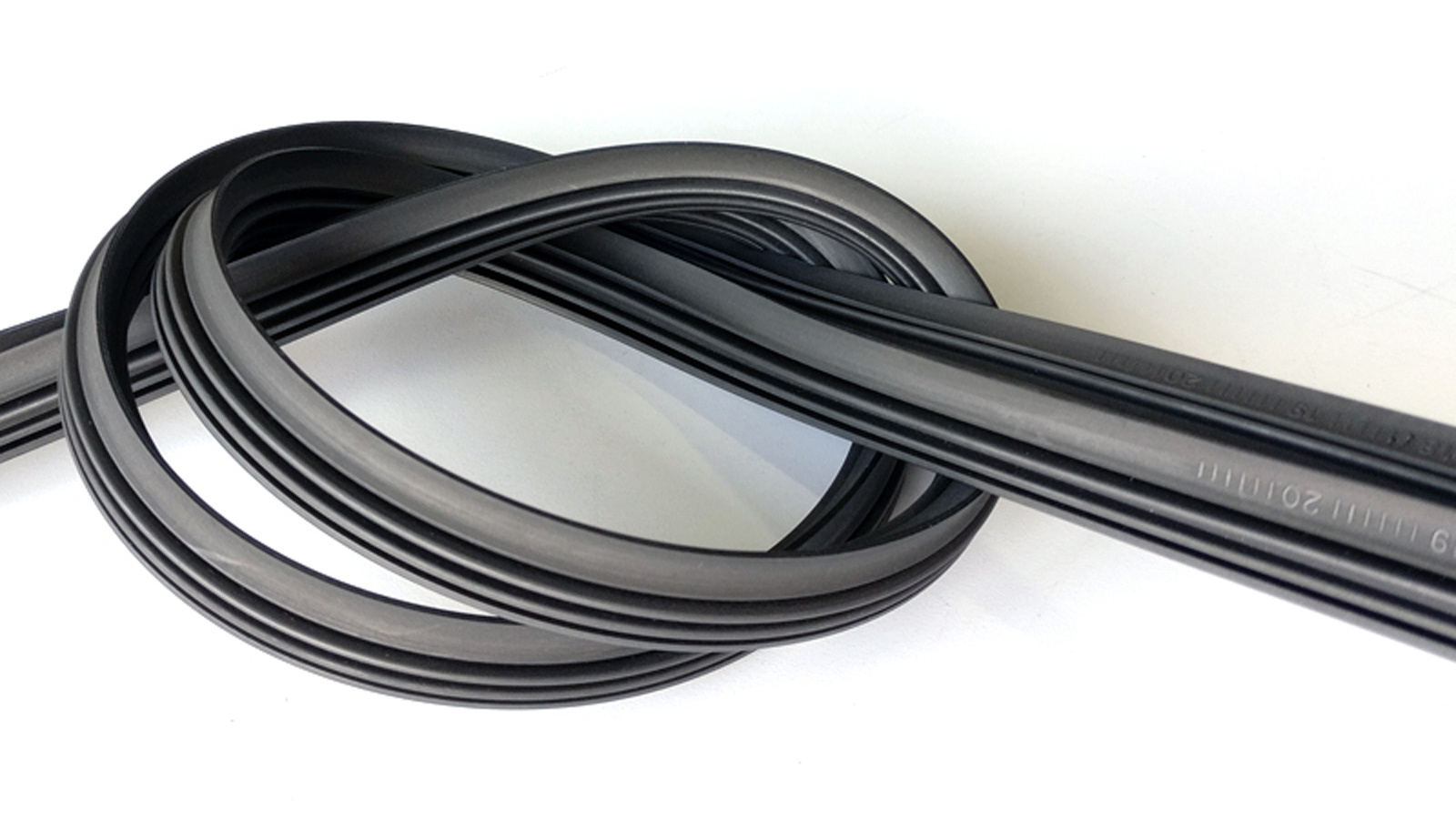 2022 Kction hot sell wholesale 6mm high quality 14-28 Inches window windshield bone frame wiper blades rubber strip refills