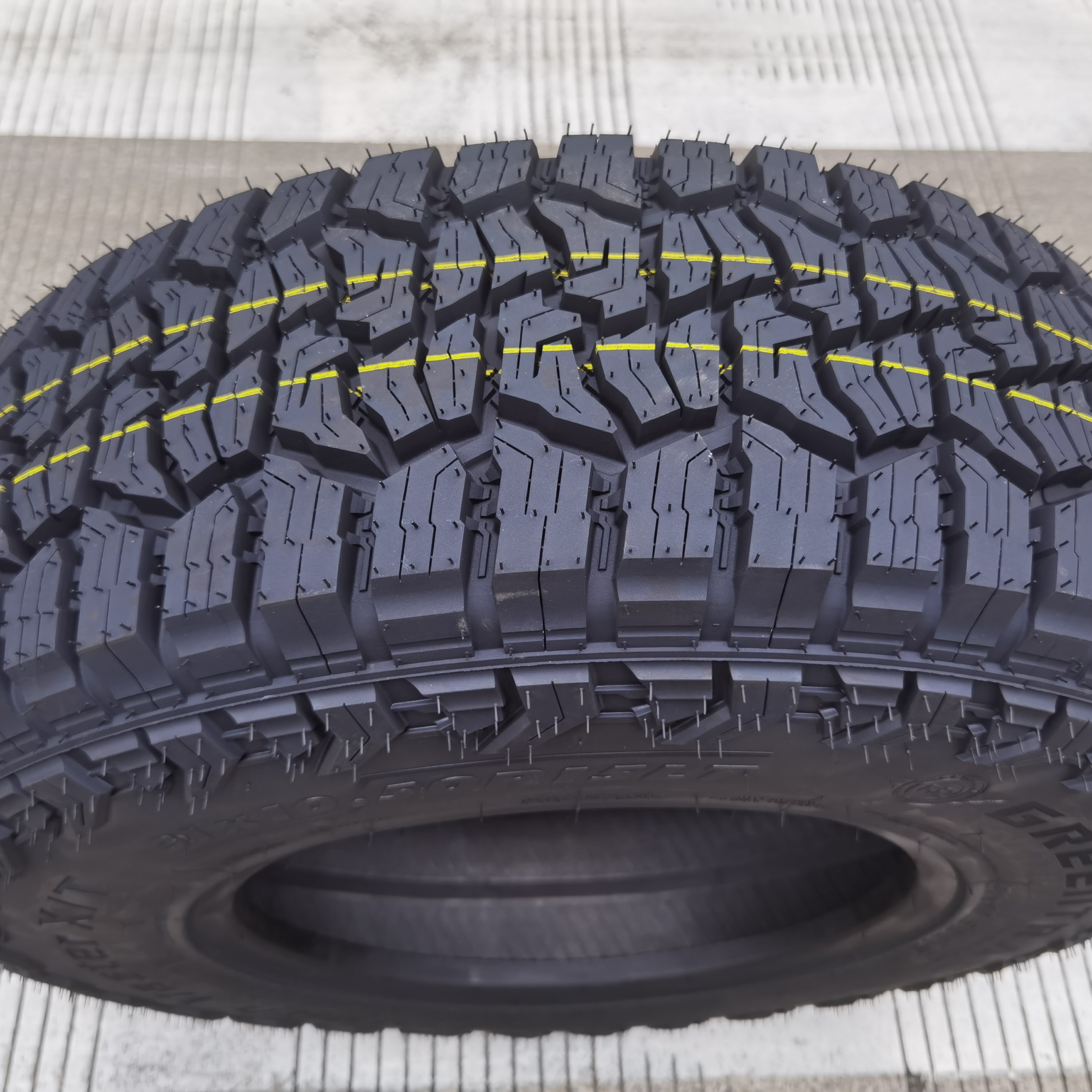 4x4 off road mud tyre MT 33*12.50R20LT SUV  RT tyres other wheels for Canada