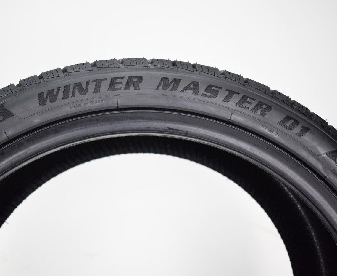 China premium brand GREENTRAC 3D pattern design UHP Winter Tyre 245/45R18 with M+S for Canada,Russia Market