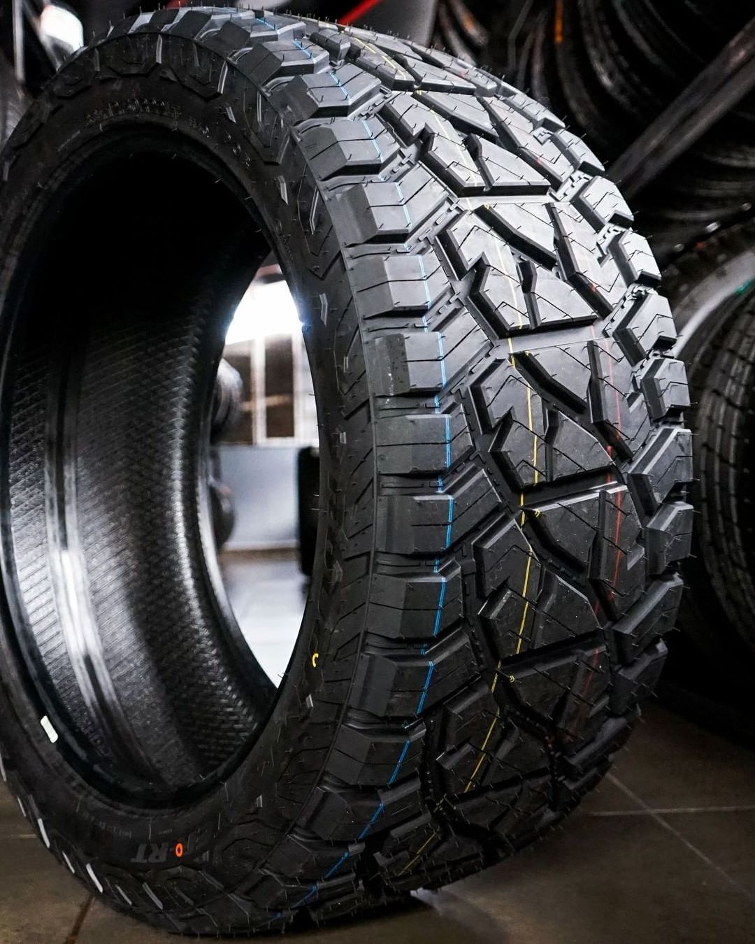 tyre manufacturers in china High Level 4*4 4X4 big wheels 265/70R17 RT car tires