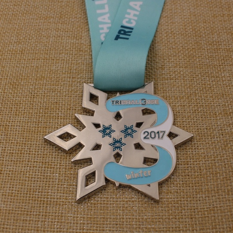 Custom High Quality Snowflake Shape Winter Triathlon Challenge Medal with Ribbon