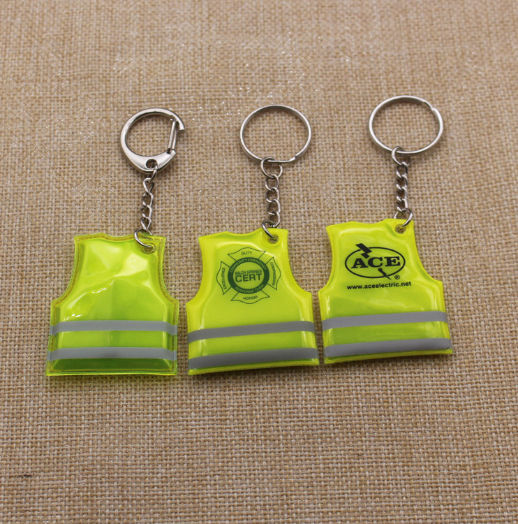 Oem keyholder Maker Supplier Personalized Flashing Key Ring Light 2D Key Chain Custom Plastic Soft Pvc Led Reflective Keychain