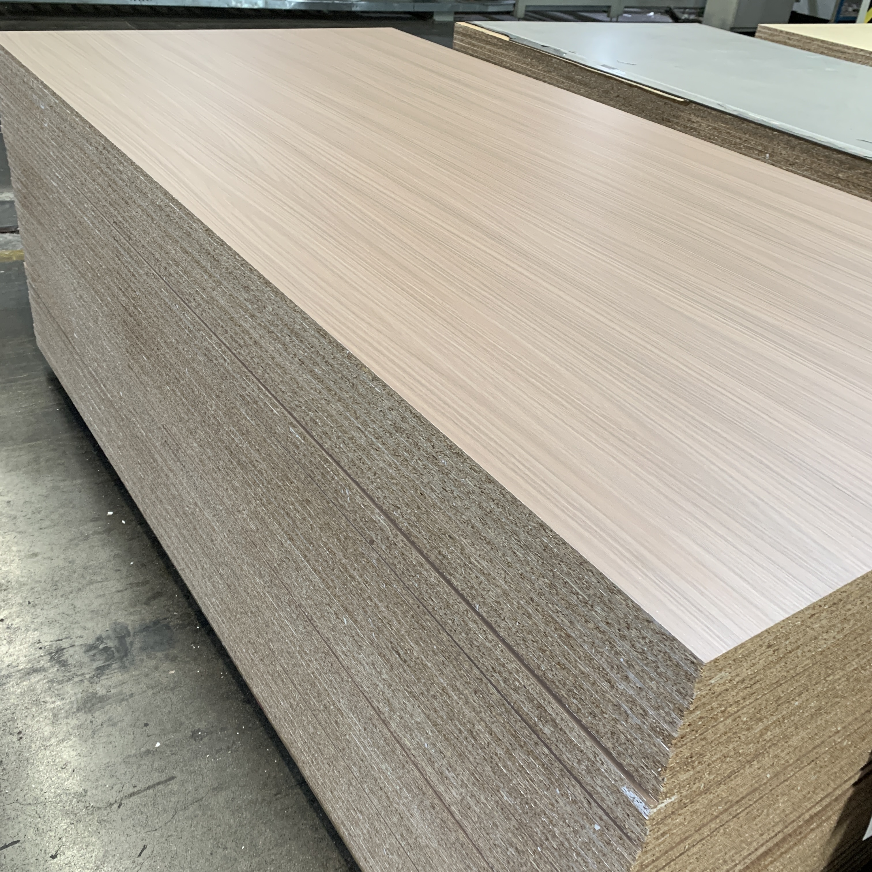 Free Sample Moisture Proof Particle Board/Chipboard/Flakeboard/Particle Board for Furniture