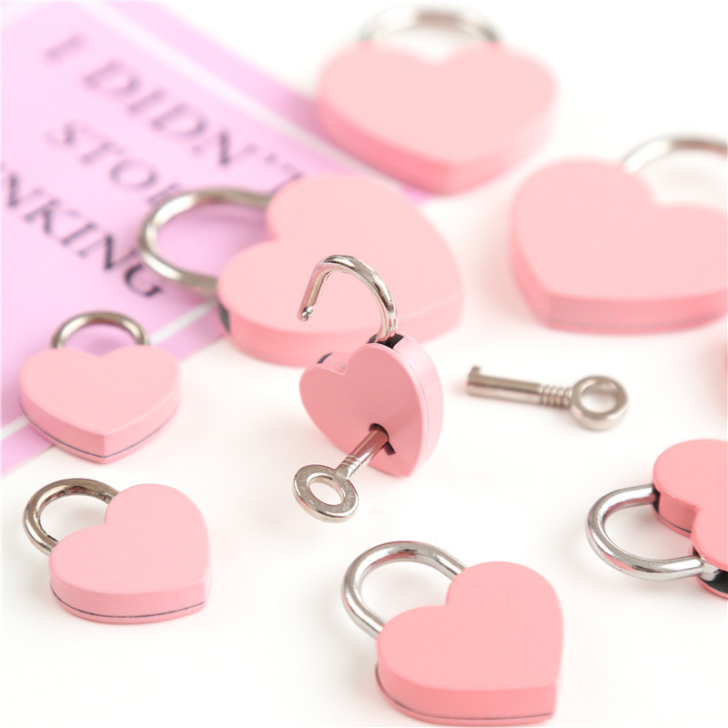 metal alloy 45*59mm pink color love heart lock charm with custom logo