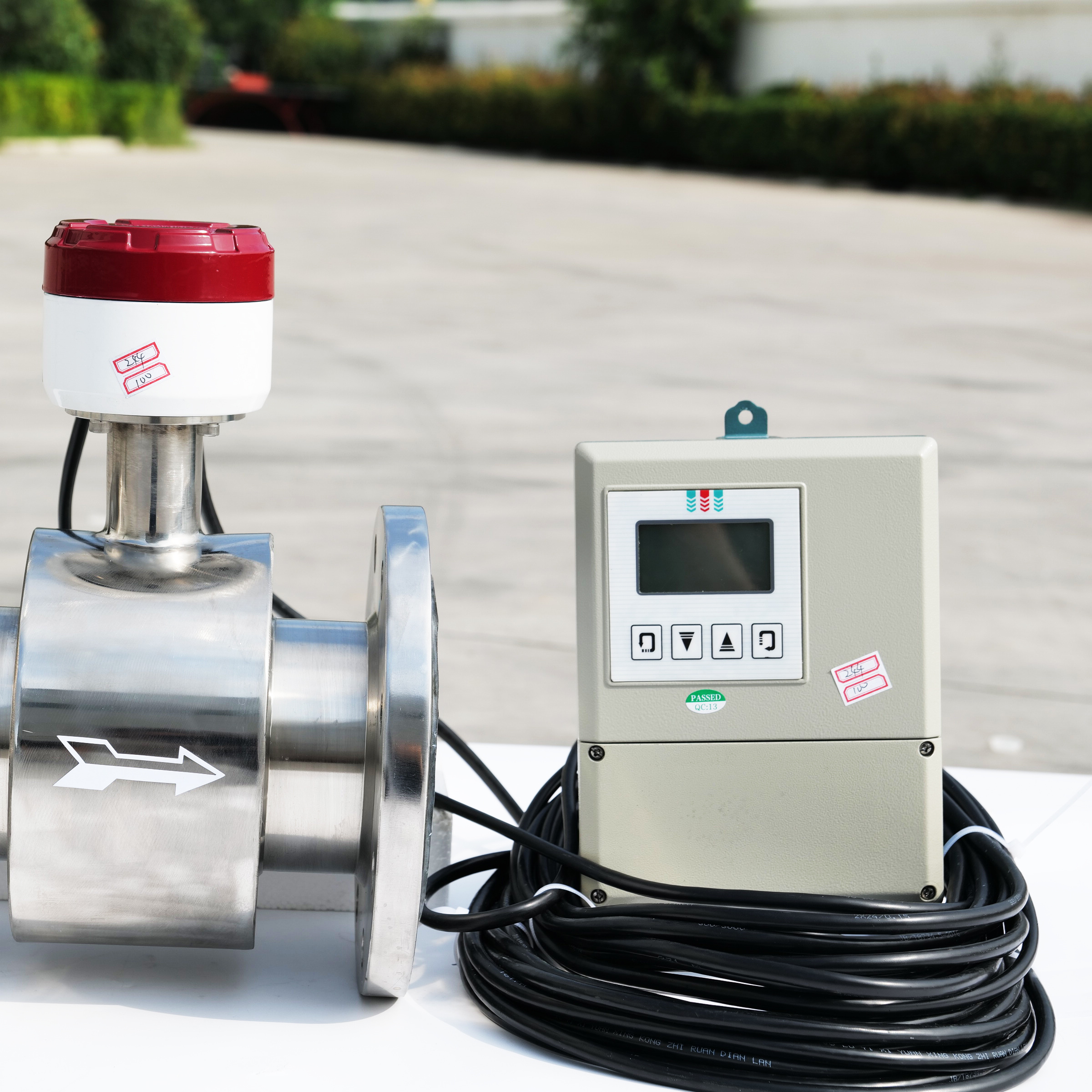 Sanitary stainless steel flowmeters 316 corn syrup magnetic water flow meter with remote display