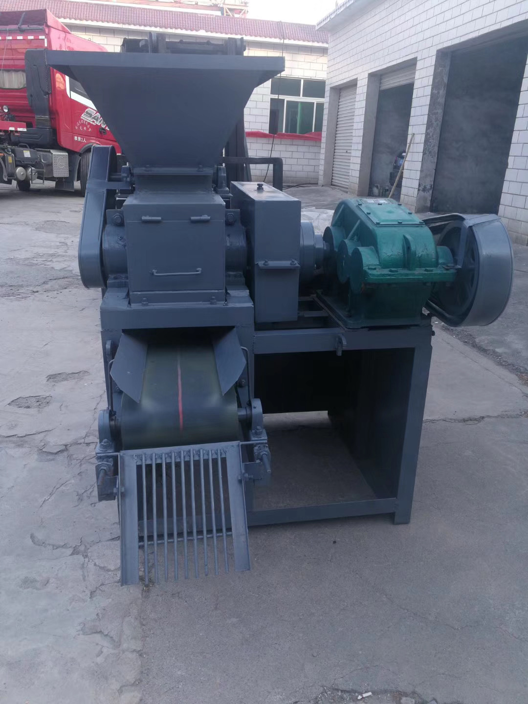 Good Quality Coal Briquette Press Machine Charcoal Briquette Making Machine